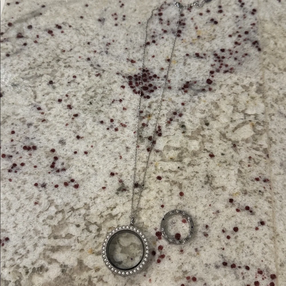 Origami Owl Pearl face, Silver Living Locket and Necklace & Interchangeable Ring - Picture 5 of 5